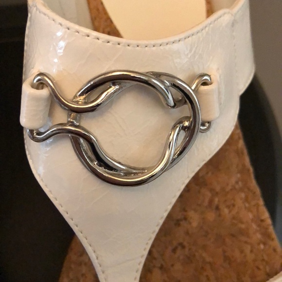 Sandals - Picture 4 of 5